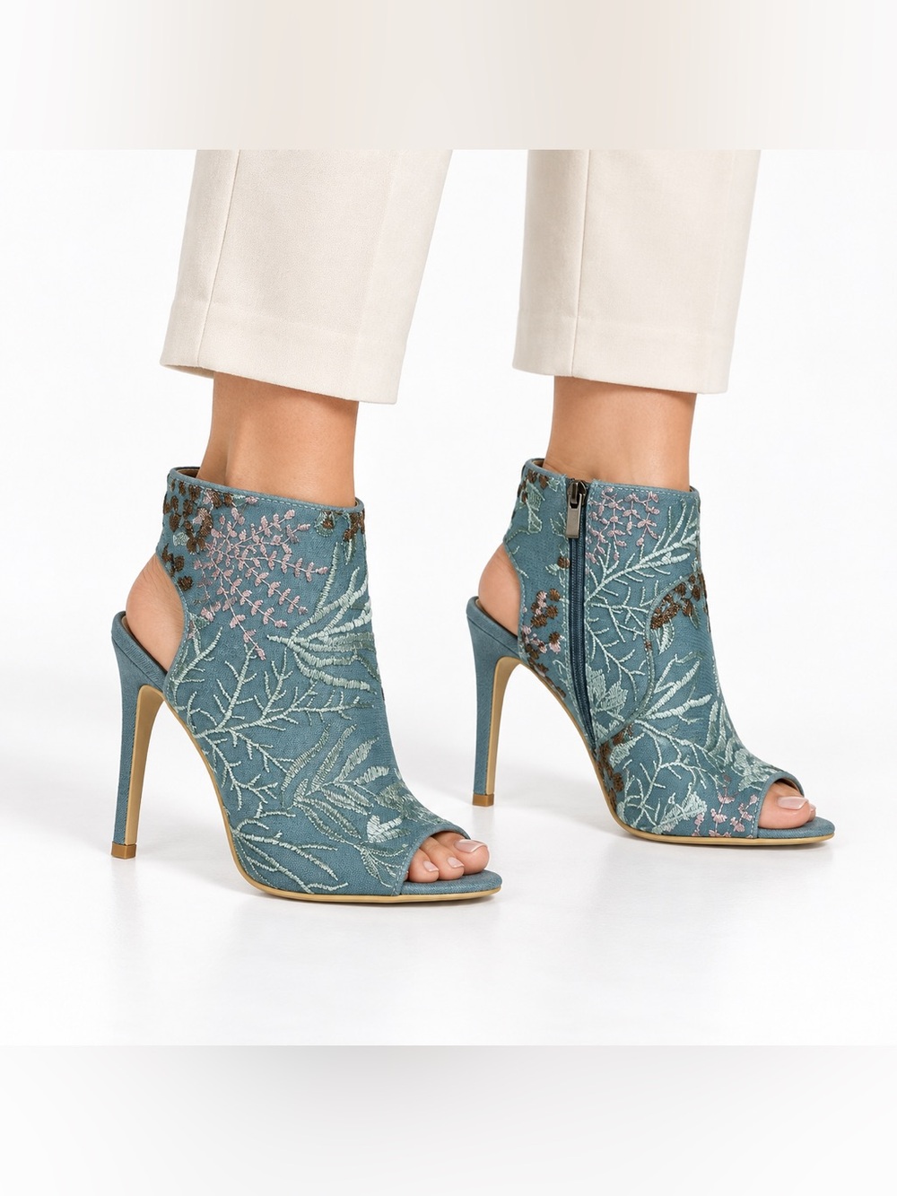 Olivia Miller Floral Embroidered Peep Toe Heels Women’s Size 9 Blue